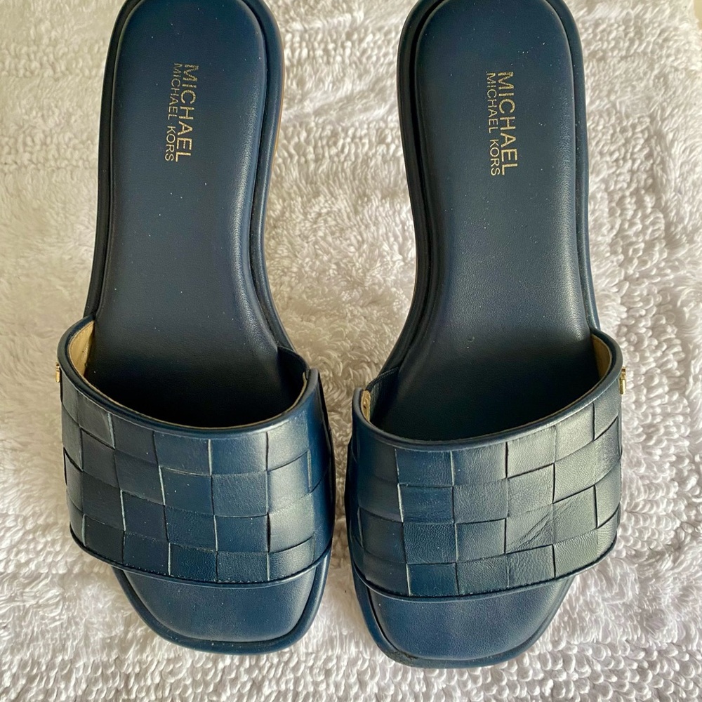 Michael Kors Hayworth Dark Blue Woven Slide Sandals.